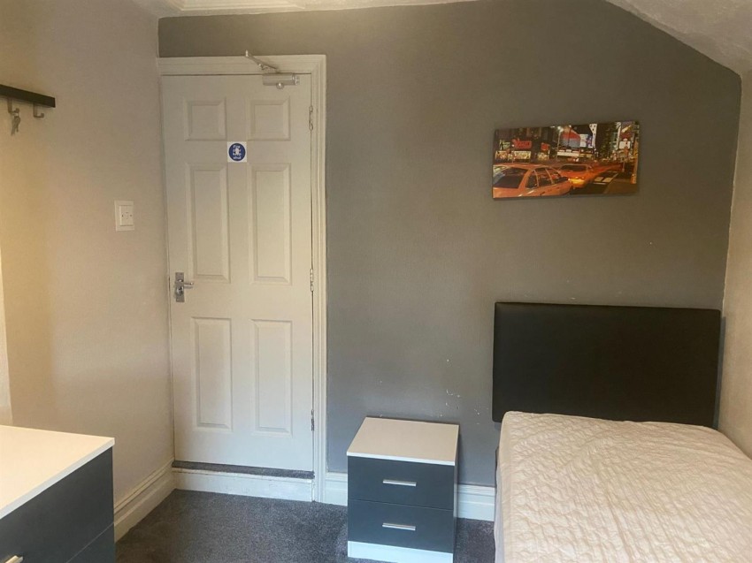 Images for Room 4, Park Road, Widness