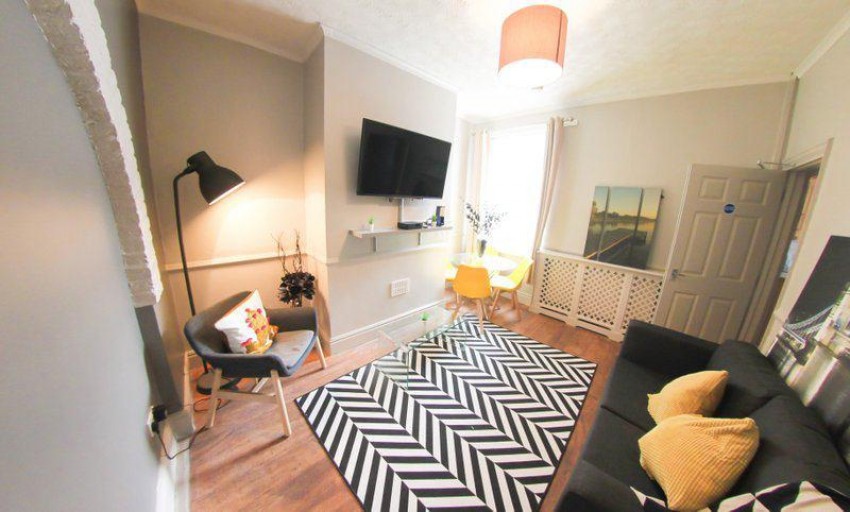 Images for Room 4, Park Road, Widness