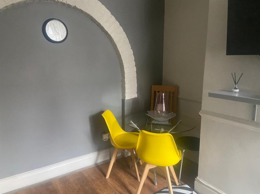 Images for Room 4, Park Road, Widness