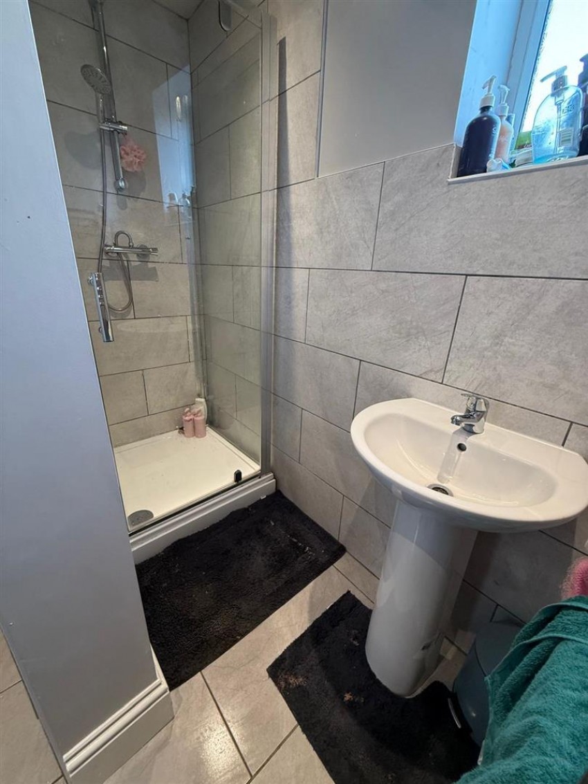 Images for Room 3 . 54 Mersey Road, Widnes