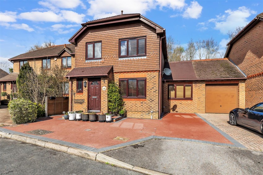 Images for Bailey Close, Horsham