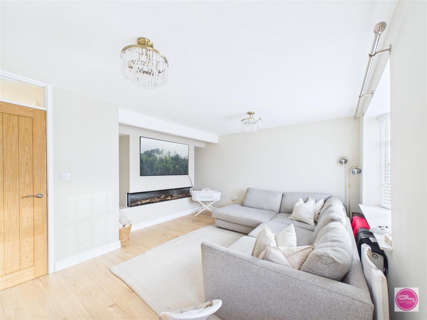 Images for Hawthorn Crescent, Burton-On-Trent