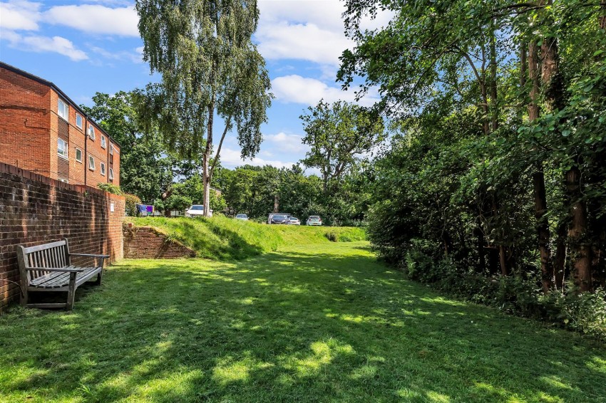 Images for Gilligan Close, Horsham