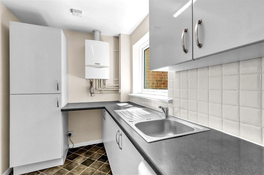 Images for Gilligan Close, Horsham