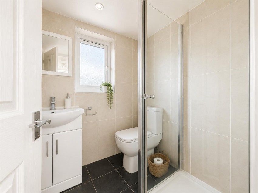 Images for Aviary Place, Leeds