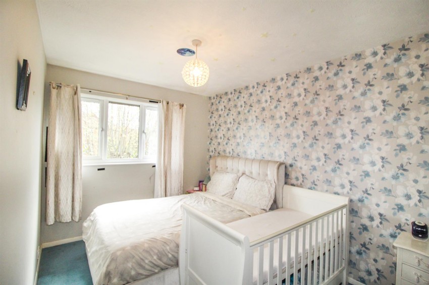 Images for Manor Fields, Horsham