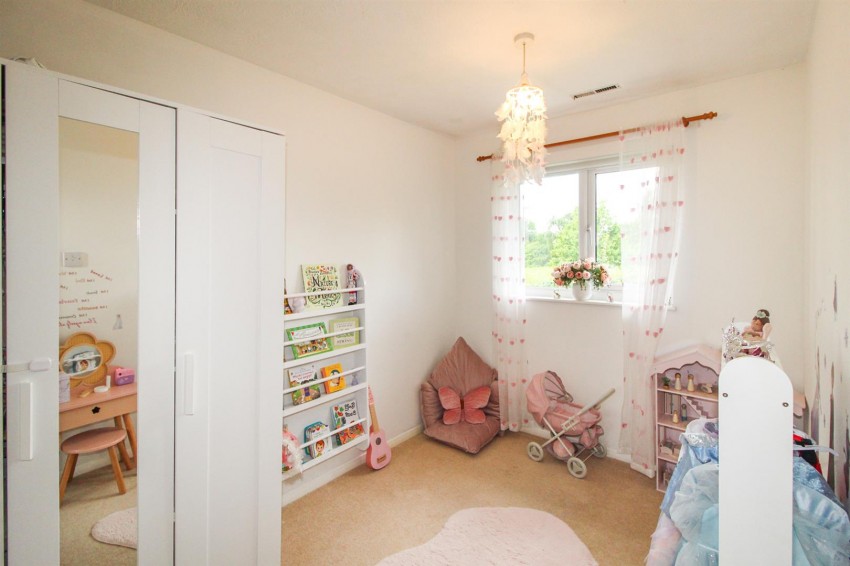 Images for Manor Fields, Horsham