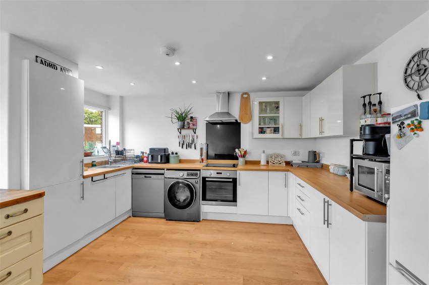 Images for April Close,,Horsham