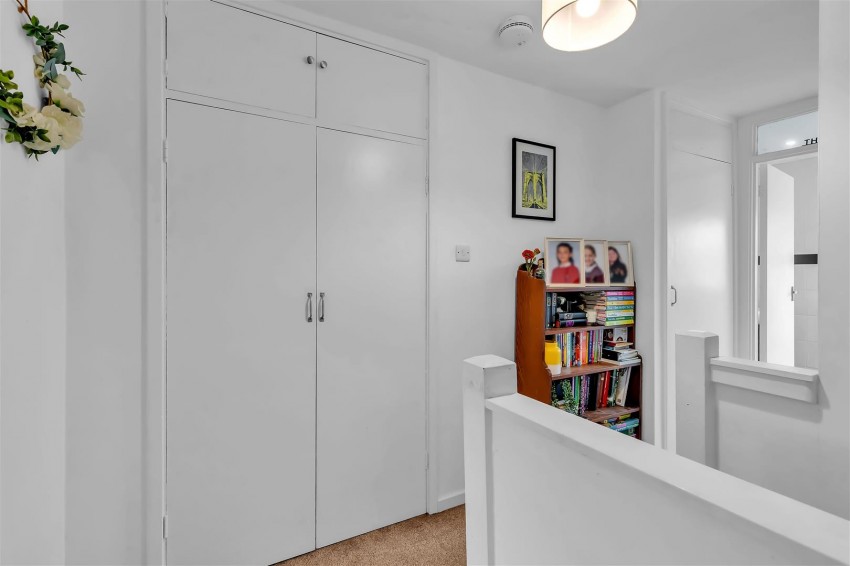 Images for April Close,,Horsham