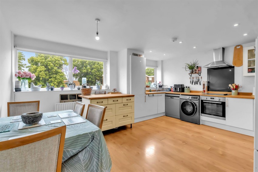 Images for April Close,,Horsham