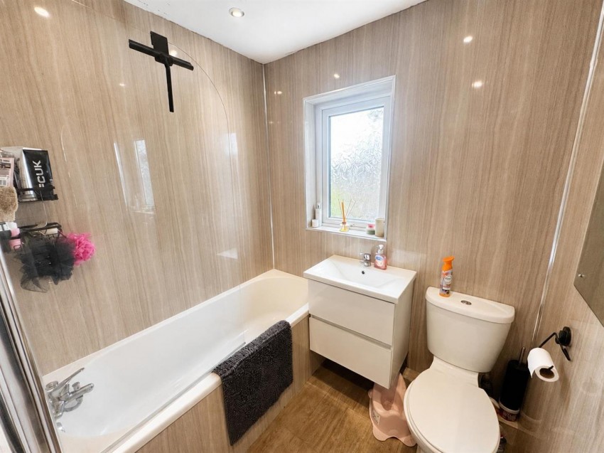 Images for Greenton Cres, Queensbury, Bradford