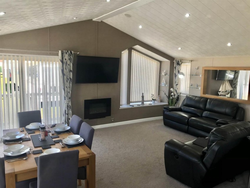 Images for Foryd Rd, Kinmel Bay