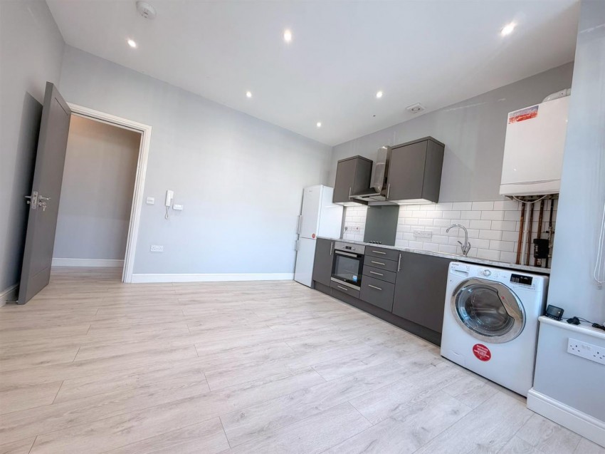 Images for Hillborough Road, Luton